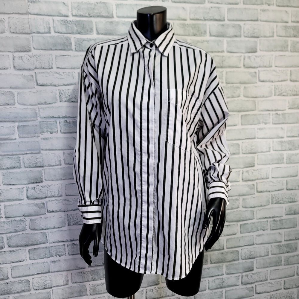 Vintageโ 90s Bermuda Run M Black White Vertical Striped Oversized Button Up Top